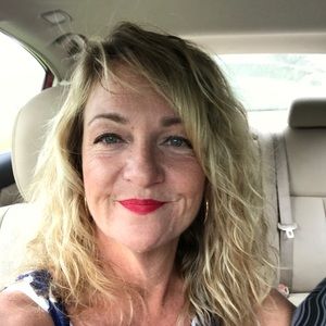 Meet your Posher, Angie